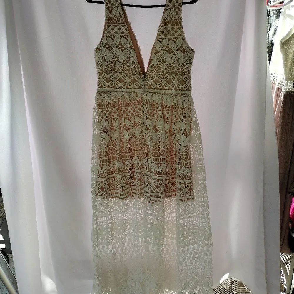 Lulus maxi dress   - Picture 2 of 11